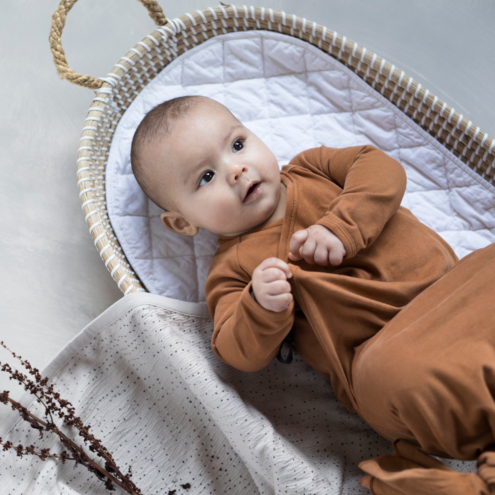Milkbarn Planets Bamboo Newborn Gown & Hat Set – Princess and the Pea