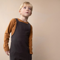 essentials-phil-phae-4_soft_kidswear__essentials-pocket-tee_salopette.jpg