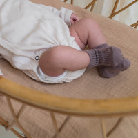 essentials_ribbed_baby_socks_heather_lifestyle.jpg