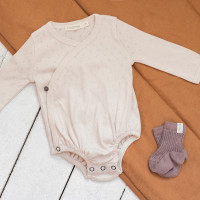 newnorn_cross_over_body_pointelle_oatmeal_ribbed_baby_socks_heather_flatlay.jpg