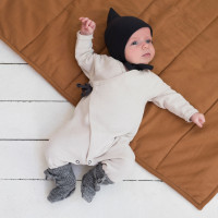 newborn_cross-over_newborn_suit_oatmeal_pointed_baby_bonnet_pointelle_charcoal.jpg