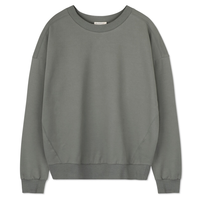 philphae_aw22_upcycling_oversized-sweater-muted-basil.jpg
